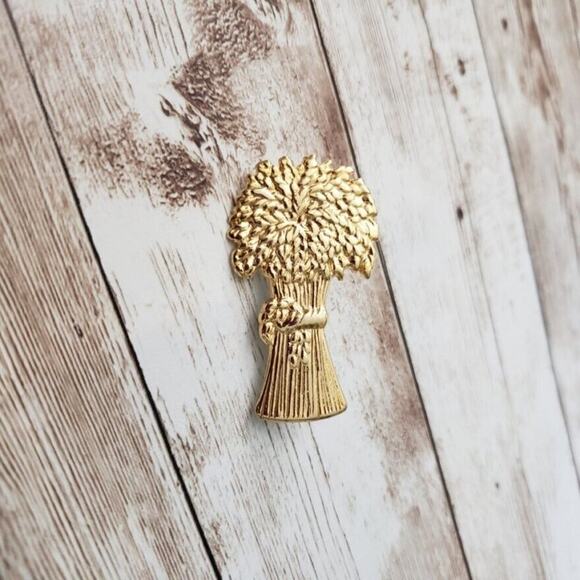 Vintage Brooch / Pin - Bundle of Wheat? Design Gold Tone - Picture 1 of 4